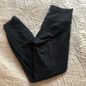 Lululemon In Movement Leggings 25”